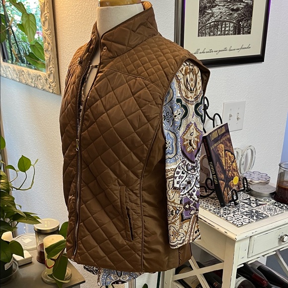 Cavalini Women’sQuilted Brown Vest - Picture 3 of 10